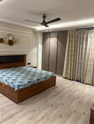 Bedroom in 5 BHK Builder Floor at Unitech Greenwood City Apartment, Sector 45 – for Sale
