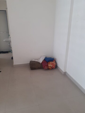 Room in 1 BHK Apartment at Priyadarshani CHS, Prabhadevi – for Rent