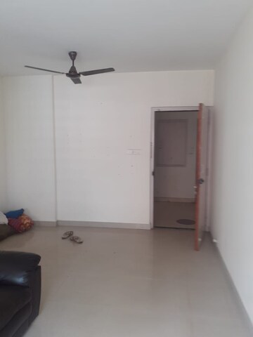 Room in 1 BHK Apartment at Priyadarshani CHS, Prabhadevi – for Rent