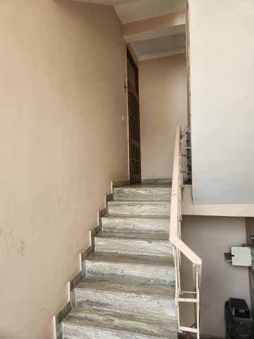 Staircase in 3 BHK Builder Floor at Sector 40 – for Rent
