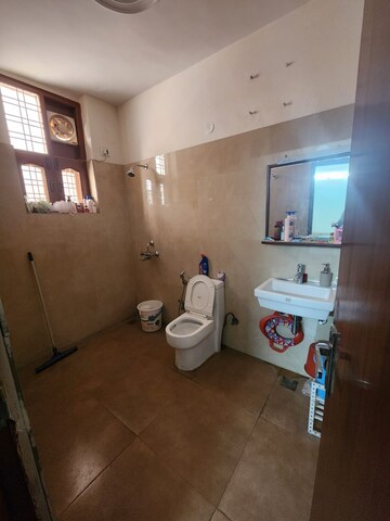 Bathroom in 3 BHK Builder Floor at Sector 40 – for Rent