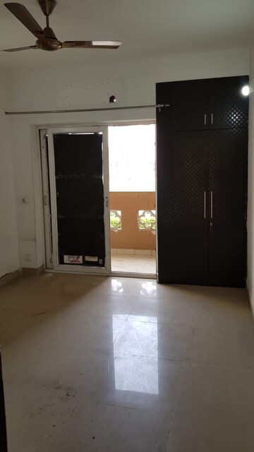 2 BHK Apartment For Rent in Nimbus The Hyde park, Sector 78