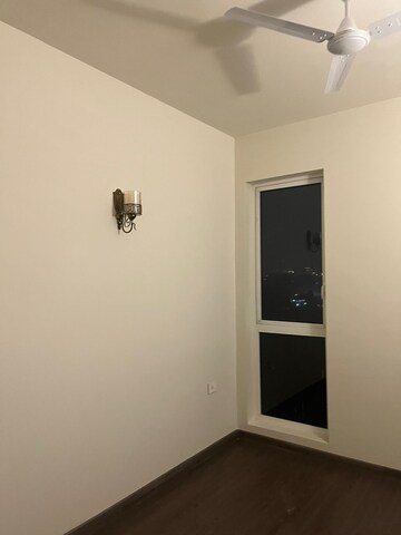 Room in 2.5 BHK Apartment at Ireo The Corridors, Sector 67a – for Sale