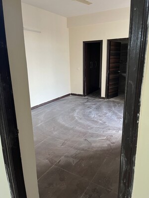 Room in 3 BHK Apartment at Indosam75, Sector 75 – for Sale