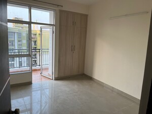 Room in 3 BHK Apartment at Indosam75, Sector 75 – for Sale