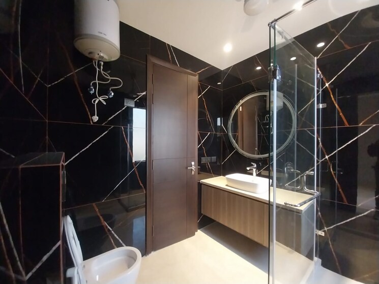 Attached Bathroom, east of kailash 3 Bedroom 220 Sq.Yd. Builder Floor In East Of Kailash Delhi 8443804