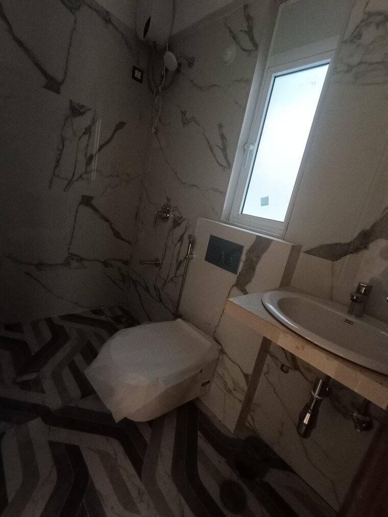 Bathroom, vile parle east 2 Bedroom 664 Sq.Ft. Apartment In Vile Parle East Mumbai 8443806