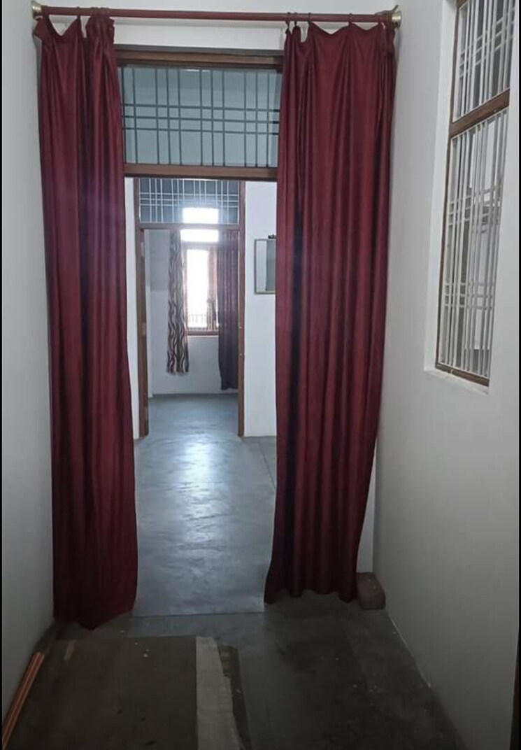 Room, aliganj 6 Bedroom 700 Sq.Ft. Builder Floor In Aliganj Lucknow 8443904