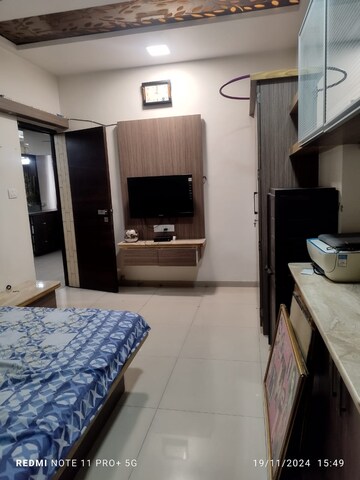 Bedroom in 3 BHK Apartment at Ambawadi – for Rent