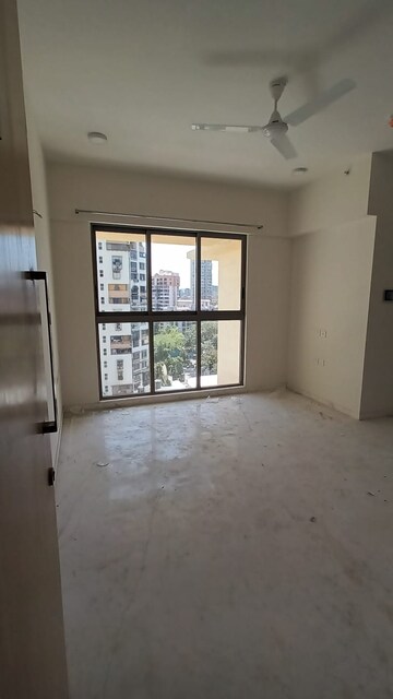 Room in 2 BHK Apartment at Lodha Bel Air, Jogeshwari West – for Rent