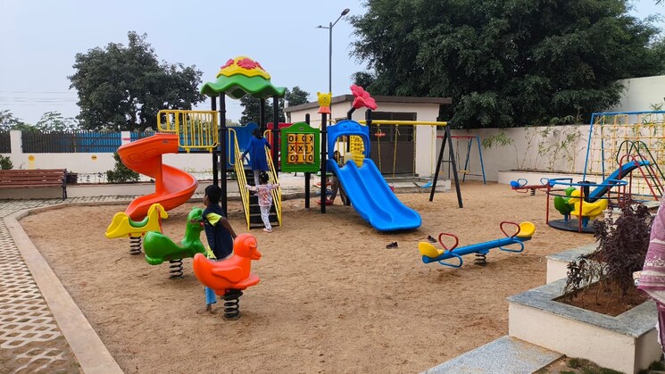 Master Bedroom, sowparnika-the-columns Studio 330 Sq.Ft. Apartment In Whitefield Bangalore 8443966