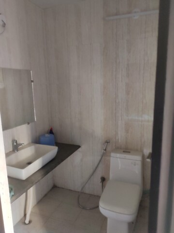 Bathroom in 2.5 BHK Apartment at Hawelia Valenova Park, Amrapali Dream Valley – for Rent