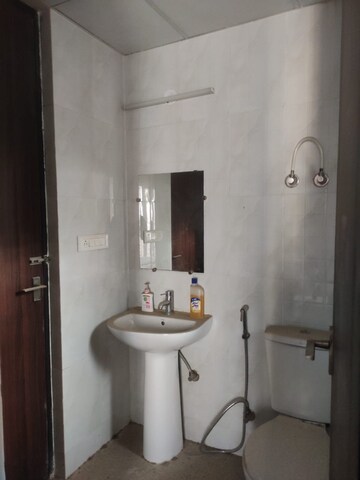 Bathroom in 2.5 BHK Apartment at Hawelia Valenova Park, Amrapali Dream Valley – for Rent