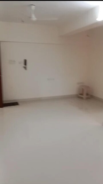 Room in 2 BHK Apartment at Omkareshwar Society, Andheri West – for Rent
