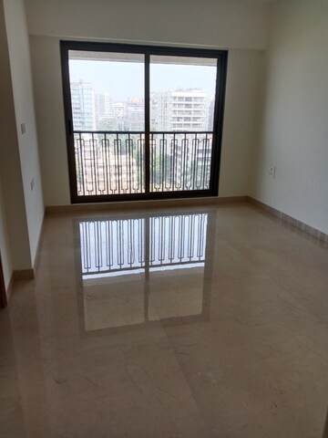 Bedroom in 5 BHK Apartment at Mirchandani Triton, Santacruz West – for Sale