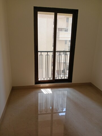 Study Room in 5 BHK Apartment at Mirchandani Triton, Santacruz West – for Sale