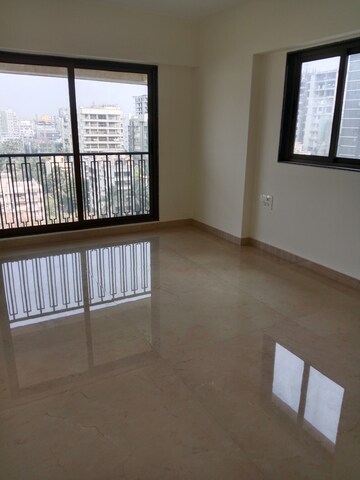 Bedroom in 5 BHK Apartment at Mirchandani Triton, Santacruz West – for Sale