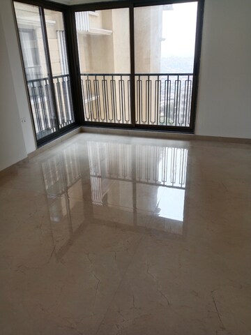 Master Bedroom in 5 BHK Apartment at Mirchandani Triton, Santacruz West – for Sale