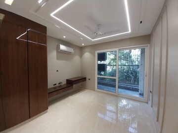 Room in 3 BHK Builder Floor at Safdarjung Enclave – for Sale