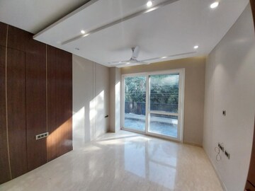 Bedroom in 3 BHK Builder Floor at Safdarjung Enclave – for Sale