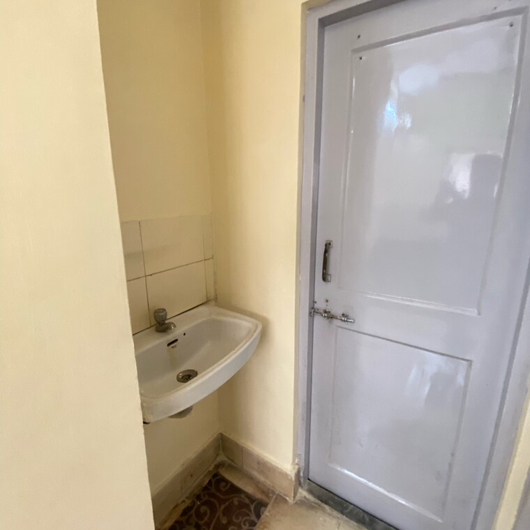 Bathroom, sion 1 Bedroom 320 Sq.Ft. Apartment In Sion Mumbai 8444055