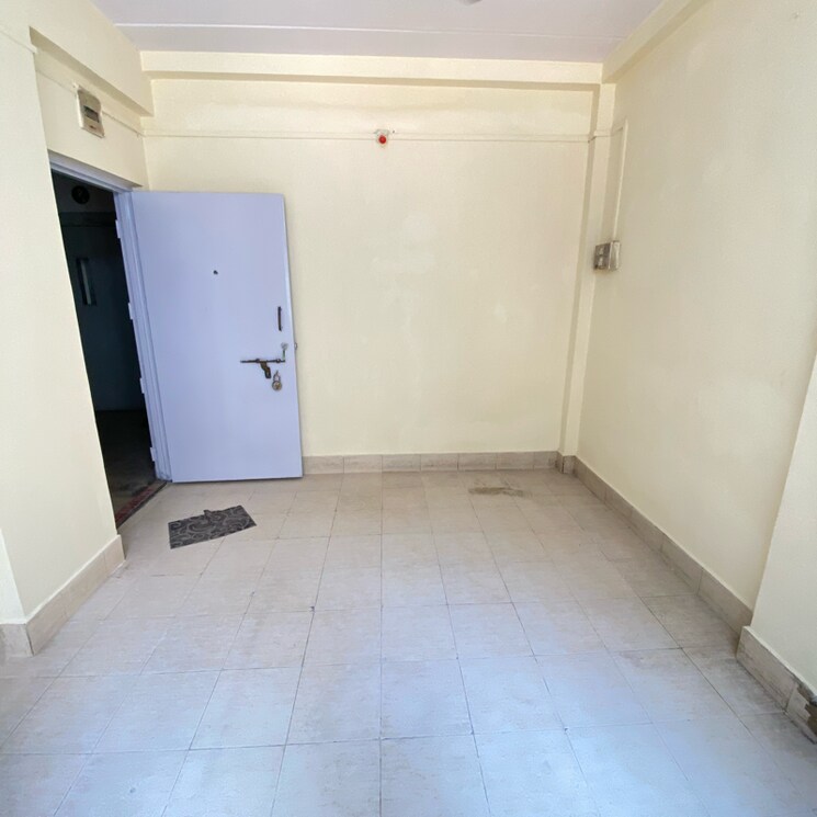 Room, sion 1 Bedroom 320 Sq.Ft. Apartment In Sion Mumbai 8444055