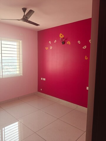 Room in 3 BHK Apartment at Prestige Lakeside Habitat, Varthur – for Rent