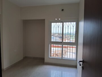 Room in 2 BHK Apartment at Dosti West County Phase 4 Dosti Pine, Balkum Pada – for Rent