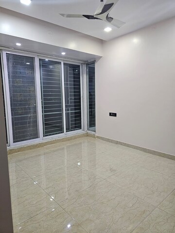 Room in 3 BHK Apartment at Seawoods – for Rent