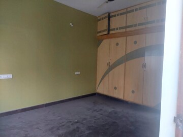 Room in 4 BHK Independent House at Hsr Layout – for Rent