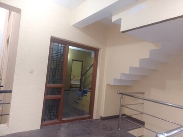 Room in 4 BHK Independent House at Hsr Layout – for Rent