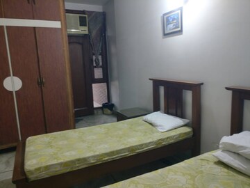 1 BHK Builder Floor For Rent in Upsidc Site B