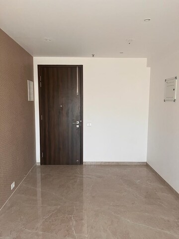 Room in 1 BHK Apartment at Hiranandani Regent Hill, Powai – for Rent