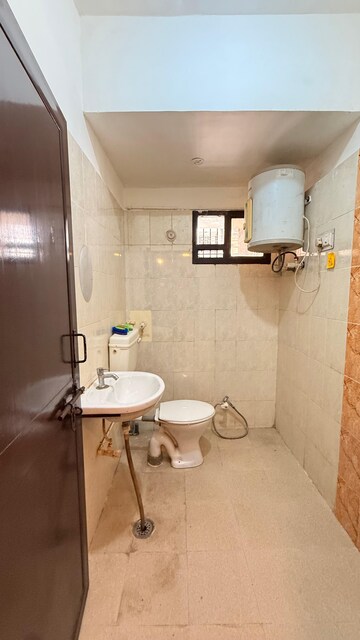 Bathroom in 2 BHK Apartment at Gomti Nagar – for Rent
