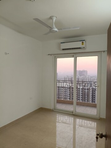 Room in 2 BHK Apartment at Nirala Aspire, Sector 16 Greater Noida – for Rent