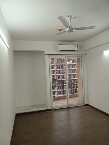 Room in 2 BHK Apartment at Nirala Aspire, Sector 16 Greater Noida – for Rent