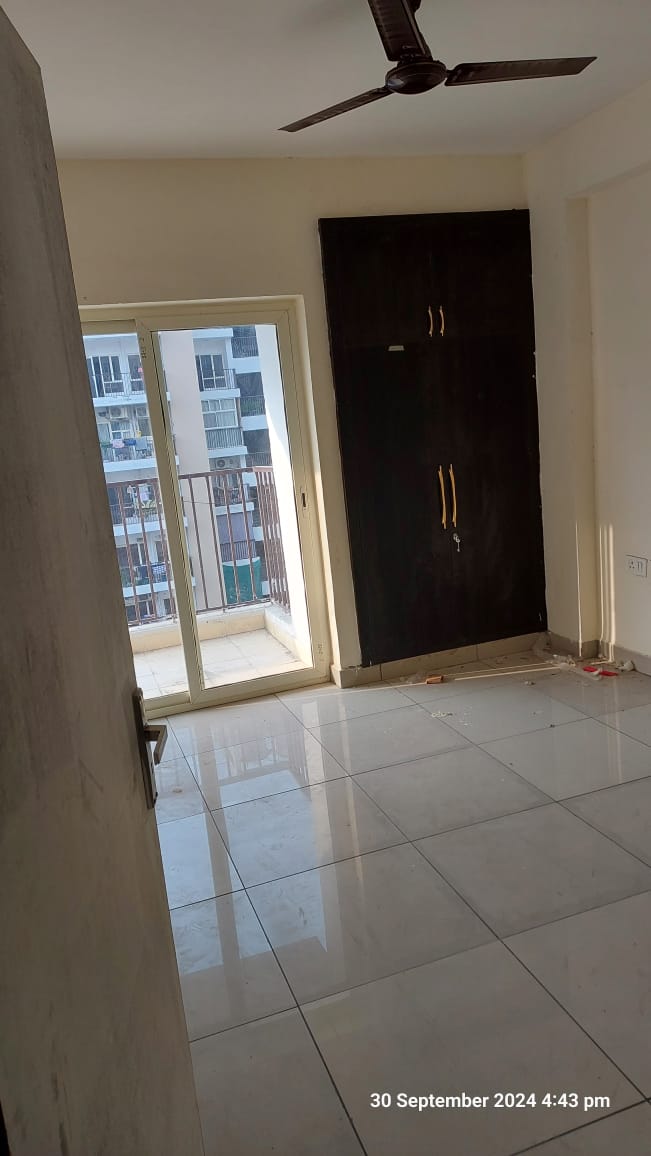 3 BHK + Extra Room Apartment For Sale in Kbnows Apartment