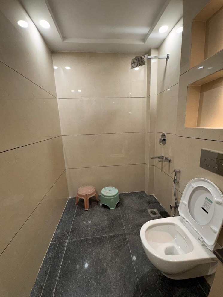 Bathroom, paschim vihar 3 Bedroom 1800 Sq.Ft. Builder Floor In Paschim Vihar Delhi 8444262