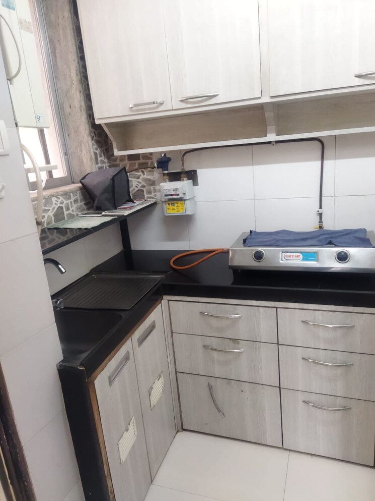 Kitchen, owners-court 1 Bedroom 550 Sq.Ft. Apartment In Apollo Bunder Mumbai 8444254