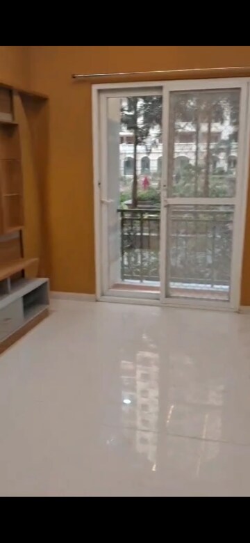 Room in 1 BHK Apartment at Radhey Krishna Casa Green I, Sector 16 Greater Noida – for Rent