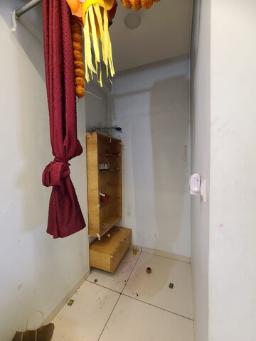 Furnished Amenities in 2 BHK Apartment at Tragad – for Rent