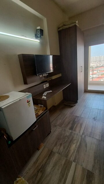 Master Bedroom in 1 BHK Apartment at Paramount Golfforeste, Zeta I Greater Noida – for Rent