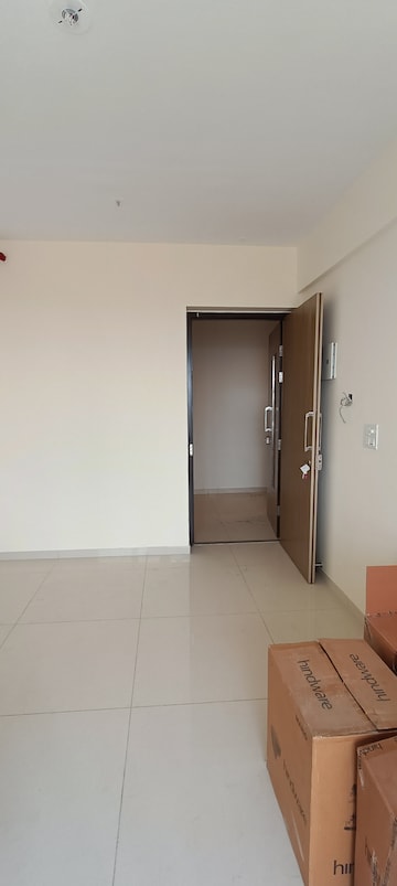 Room in 1 BHK Apartment at Godrej Nest Kandivali, Kandivali East – for Rent