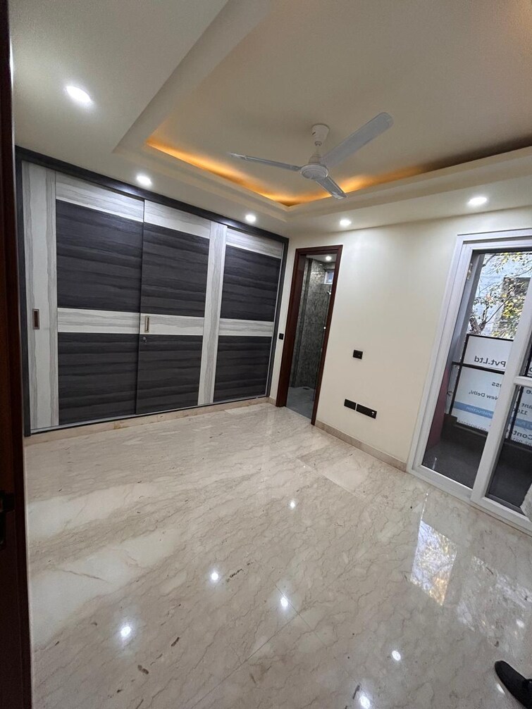 Cover Image, kalkaji 2 Bedroom 100 Sq.Yd. Builder Floor In Kalkaji Delhi 8444485