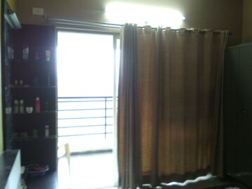 Room in 2 BHK Apartment at Mirchandani Bellagio, Undri – for Rent