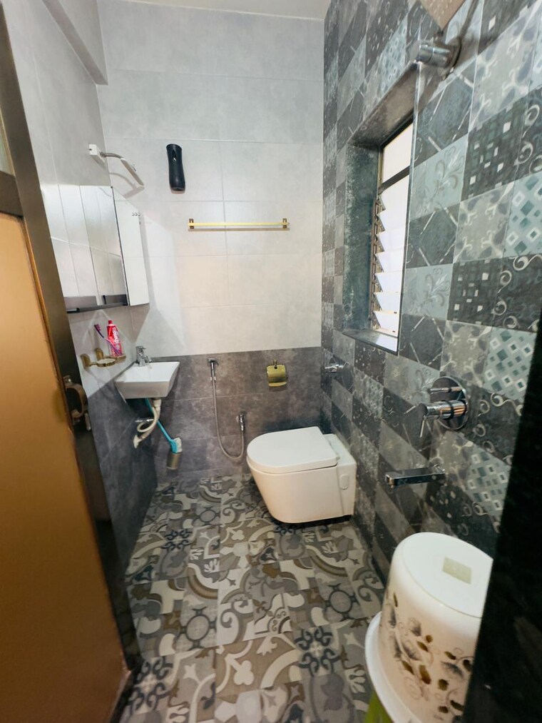 Attached Bathroom, simran-society 3 Bedroom 1700 Sq.Ft. Penthouse In Naupada Thane 8444559
