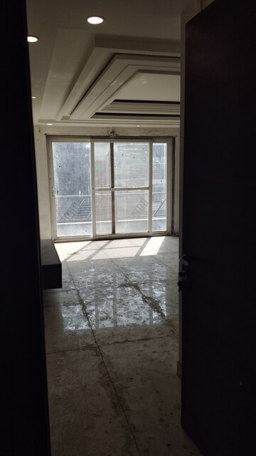 Room in 4 BHK Builder Floor at Rohini Sector 11 – for Rent