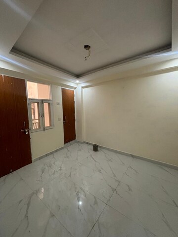 Room in 3 BHK Builder Floor at Sector 23 – for Rent
