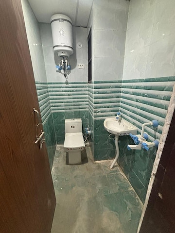 Bathroom in 3 BHK Builder Floor at Sector 23 – for Rent