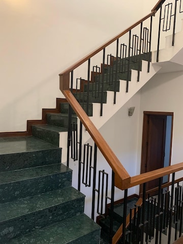 Staircase in 4 BHK Villa at Sector 46 – for Rent